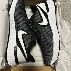 Nike Women’s Black and White Running Shoes